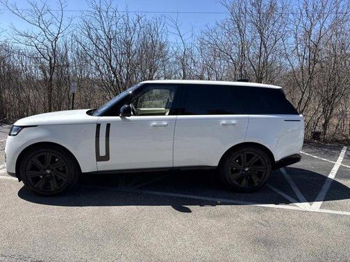 Fuji White 2023 Land Rover Range Rover P530 SE