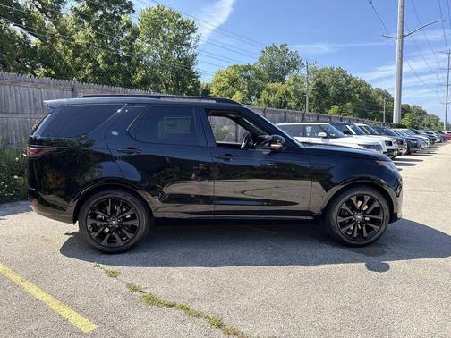 Santorini Black 2026 Land Rover Discovery