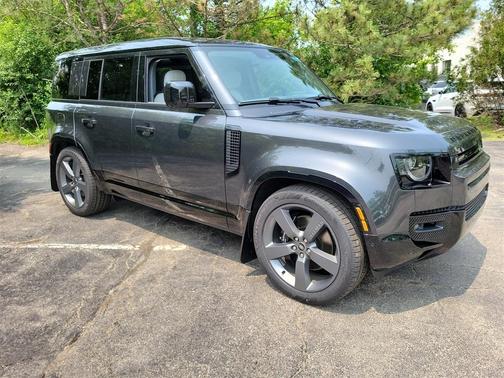 2025 Land Rover Defender P525 V8