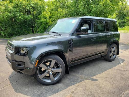 2025 Land Rover Defender P525 V8
