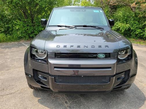 2025 Land Rover Defender P525 V8