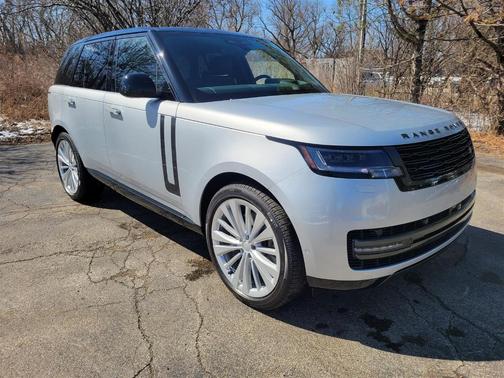 2025 Land Rover Range Rover P530 SE