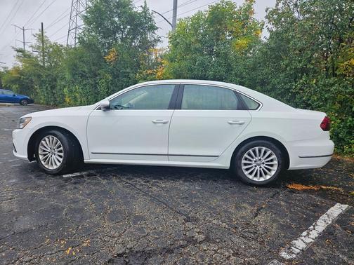2017 Volkswagen Passat 1.8T SE