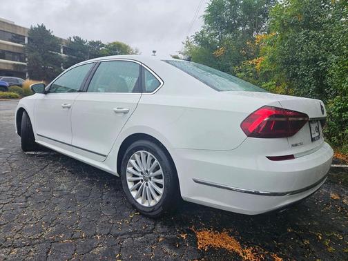 2017 Volkswagen Passat 1.8T SE
