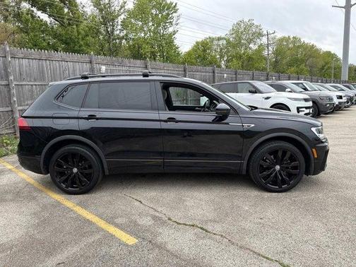 Deep Black Pearl Effect 2020 Volkswagen Tiguan 2.0T SE R-Line Black