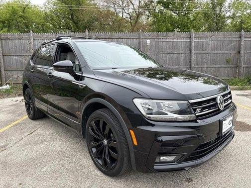 Deep Black Pearl Effect 2020 Volkswagen Tiguan 2.0T SE R-Line Black