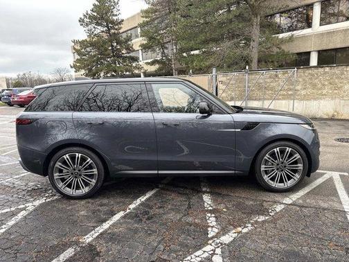 2025 Land Rover Range Rover Sport P360 SE