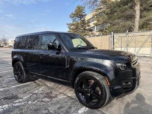 2023 Land Rover Defender 110 V8