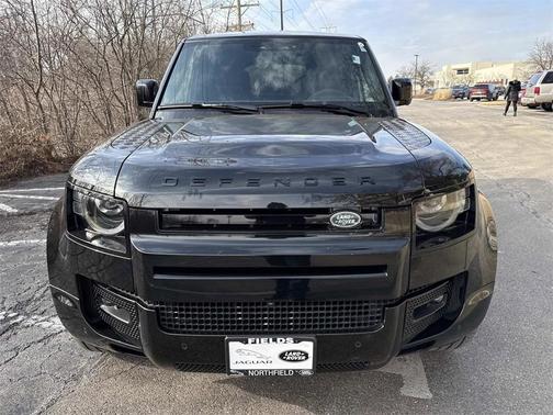 2023 Land Rover Defender 110 V8