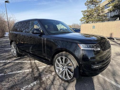 2025 Land Rover Range Rover P530 SE 7 Seat
