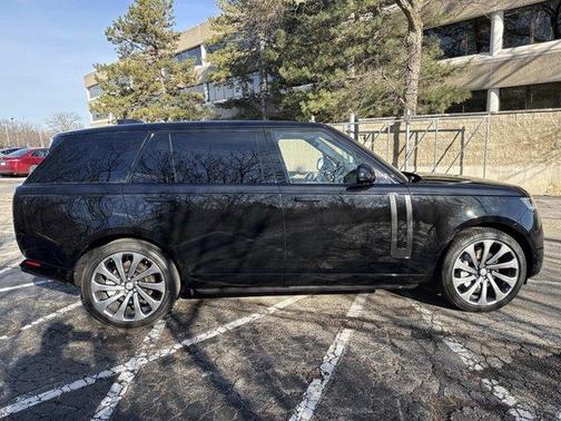 2025 Land Rover Range Rover P530 SE 7 Seat