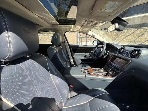 2013 Jaguar XJ Base