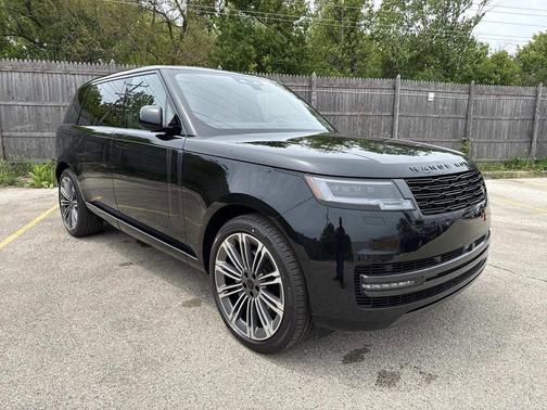 Santorini Black 2026 Land Rover Range Rover P400 SE 7 Seat