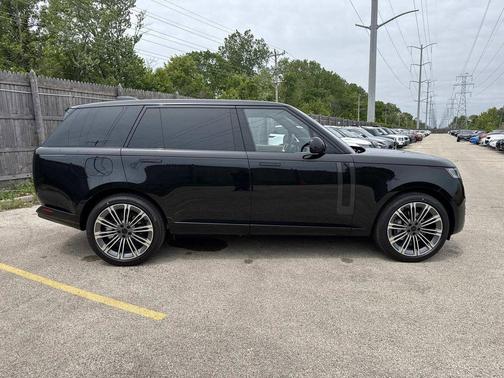 Santorini Black 2026 Land Rover Range Rover P400 SE 7 Seat