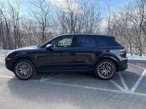 2022 Porsche Cayenne Platinum Edition