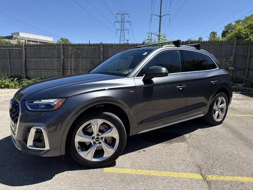 Daytona Gray Pearl Effect 2022 Audi Q5 45 S line Premium Plus