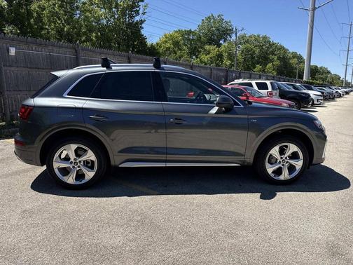 Daytona Gray Pearl Effect 2022 Audi Q5 45 S line Premium Plus