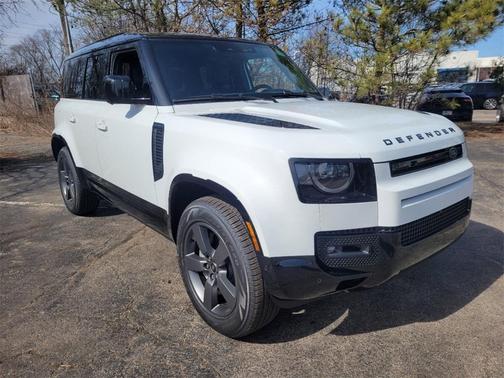 2025 Land Rover Defender P400 X-Dynamic SE