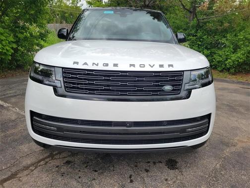 2025 Land Rover Range Rover P530 SE