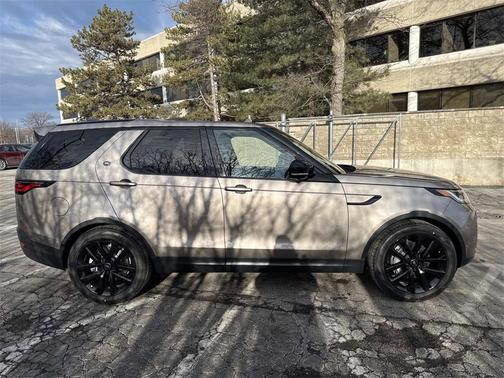 2026 Land Rover Discovery S