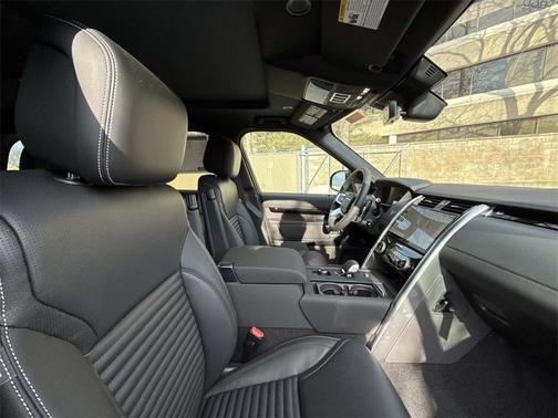 2026 Land Rover Discovery S