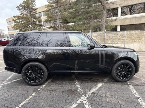 2026 Land Rover Range Rover P400 SE