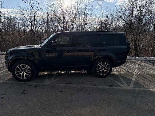 2023 Land Rover Defender X-Dynamic SE