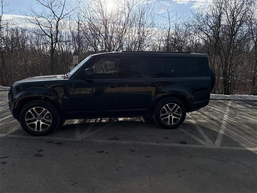 2023 Land Rover Defender X-Dynamic SE