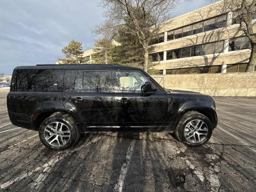 2023 Land Rover Defender X-Dynamic SE