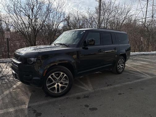 2023 Land Rover Defender X-Dynamic SE