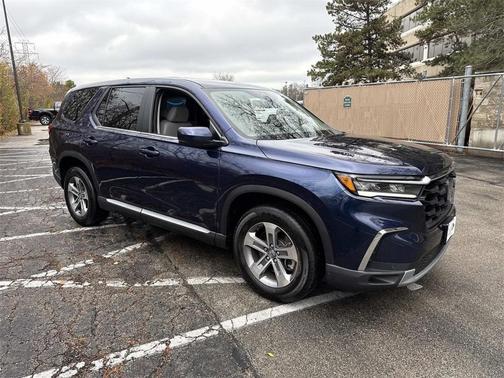 2023 Honda Pilot EX-L 8-Passenger