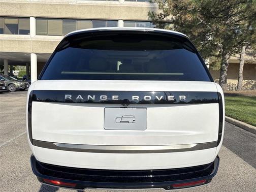 2025 Land Rover Range Rover P530 SE