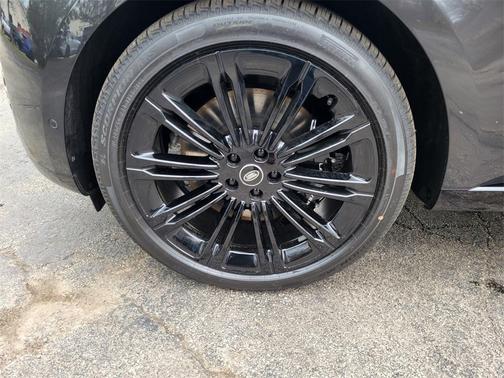 2025 Land Rover Range Rover P530 SE 7 Seat