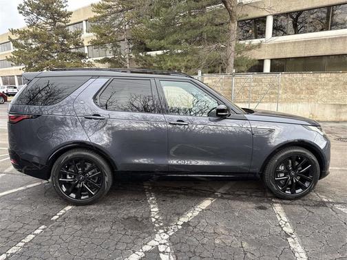 2026 Land Rover Discovery Dynamic SE