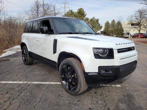 2025 Land Rover Defender P400 X-Dynamic SE