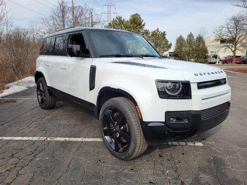 2025 Land Rover Defender P400 X-Dynamic SE