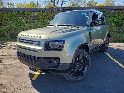 2025 Land Rover Defender P400 X-Dynamic SE