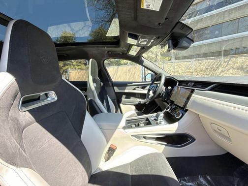 2023 Jaguar F-PACE SVR