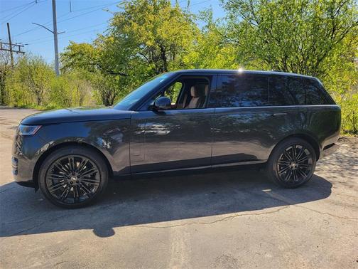 2025 Land Rover Range Rover P530 SE 7 Seat