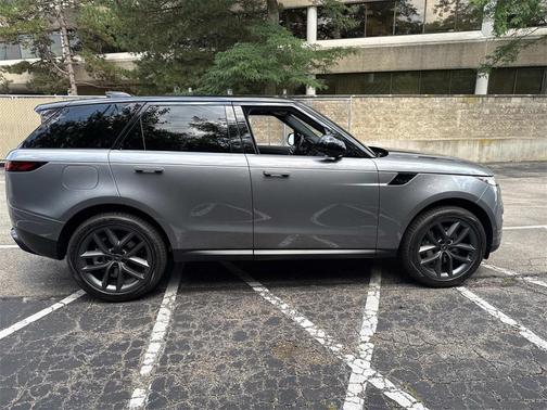 2025 Land Rover Range Rover Sport P360 SE