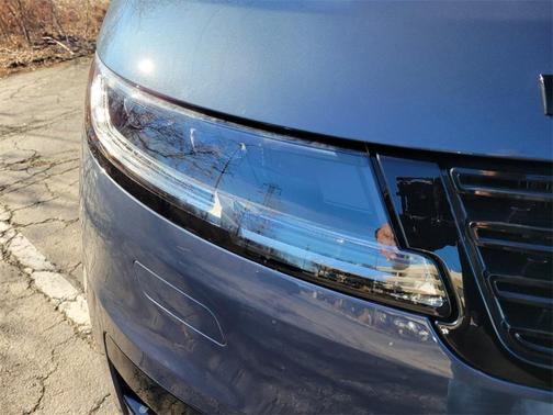 2025 Land Rover Range Rover Sport P360 SE
