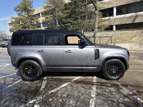 2022 Land Rover Defender 110 S