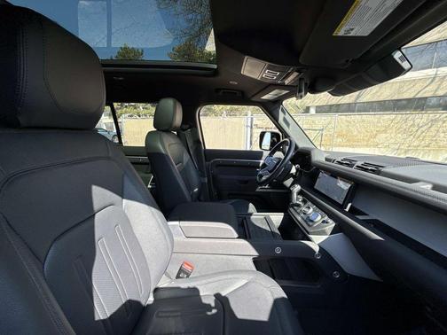 2022 Land Rover Defender 110 S