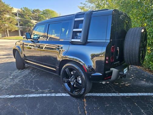2023 Land Rover Defender 110 X-Dynamic SE
