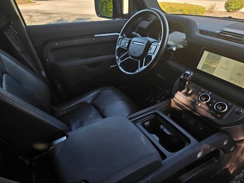 2023 Land Rover Defender 110 X-Dynamic SE