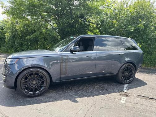 2025 Land Rover Range Rover P400 SE 7 Seat