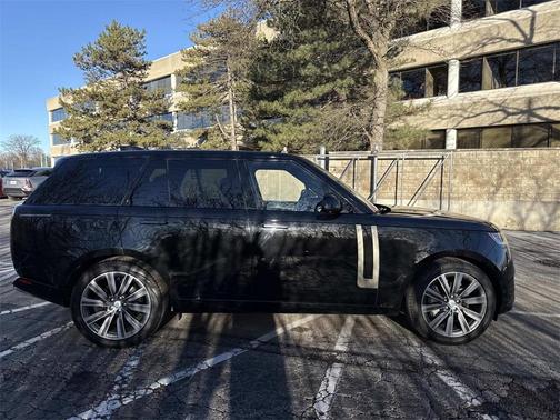 2023 Land Rover Range Rover P530 SE