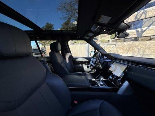 2023 Land Rover Range Rover P530 SE