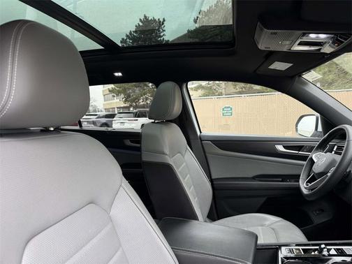 2024 Volkswagen Atlas Cross Sport 2.0T SEL