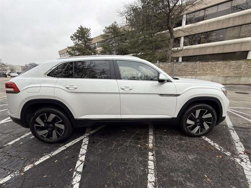 2024 Volkswagen Atlas Cross Sport 2.0T SEL